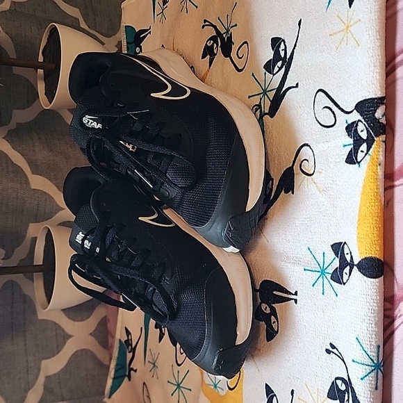 Nike Shoes - Nike Starrunner Sneakers